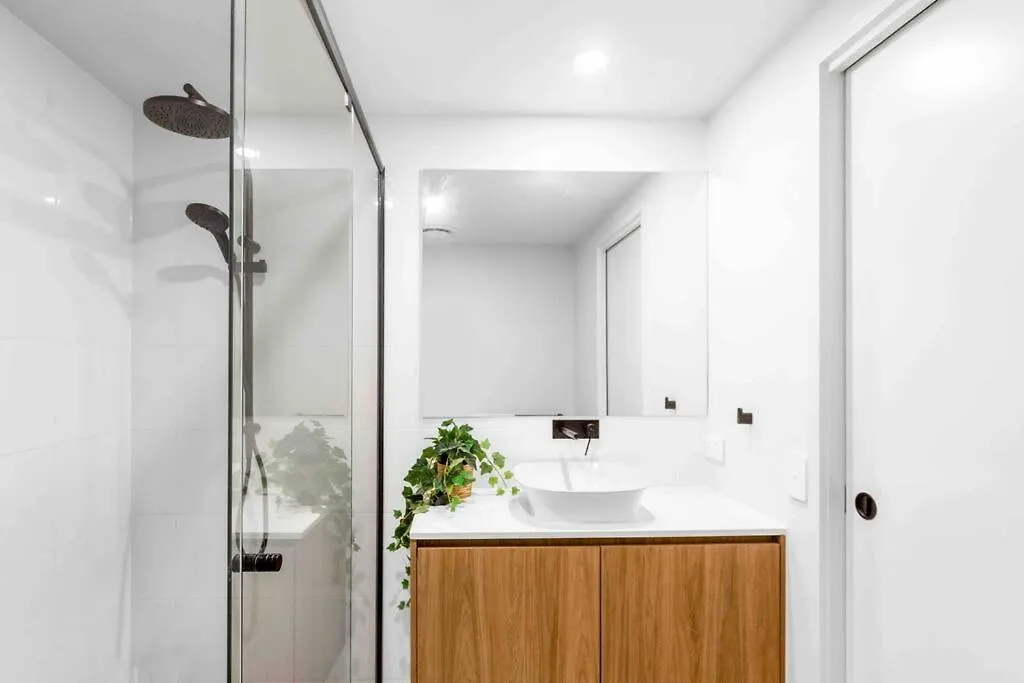 New Boutique Apartment In The Heart Of Mooloolaba By Boxxla Australië